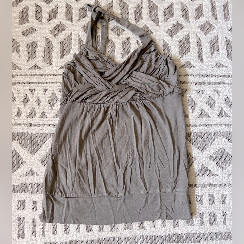 NWOT The Limited Halter Top in a beautiful color never worn, size XS